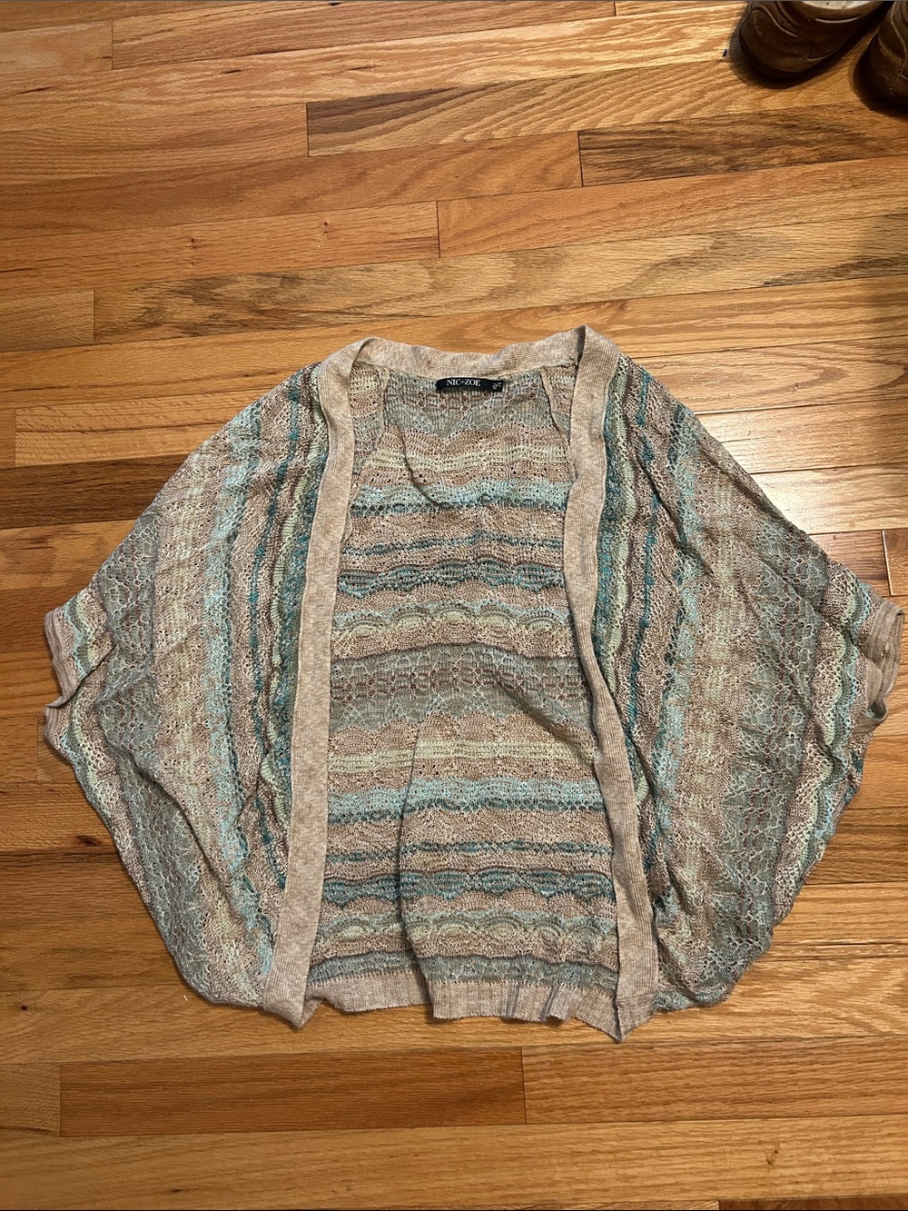 Nic+Zoe cocoon open front short sleeve sweater. Tan and turquoise, XS/S